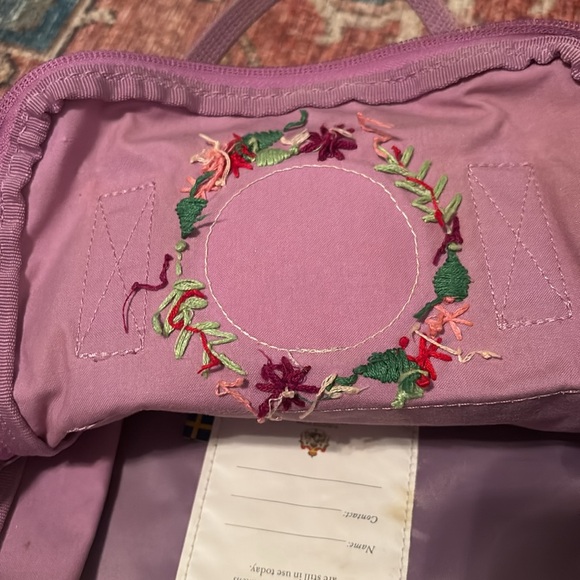 Fjallraven Kånken mini backpack flowers hand embroidered - Picture 7 of 8